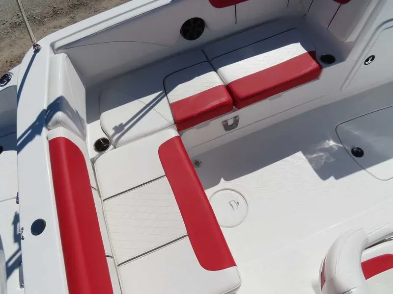 Slide: The Image of Tahoe Fiberglass 2150 2025 - 12