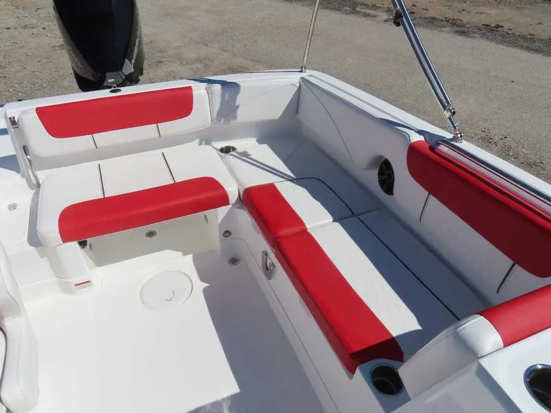 Slide: The Image of Tahoe Fiberglass 2150 2025 - 20