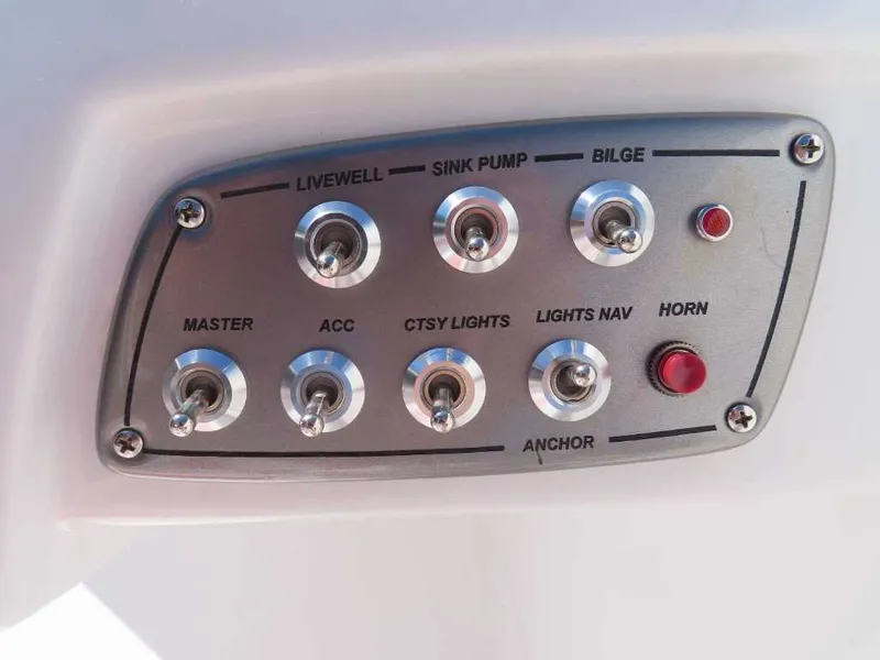Slide: The Image of Tahoe Fiberglass 2150 2025 - 18