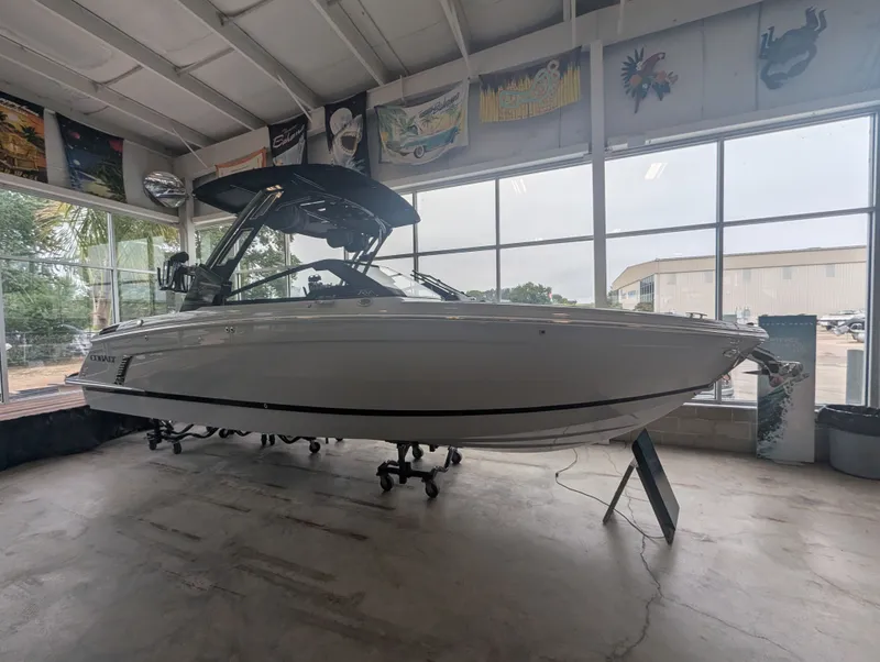 The Image of Cobalt R8 Surf 2027 - 1
