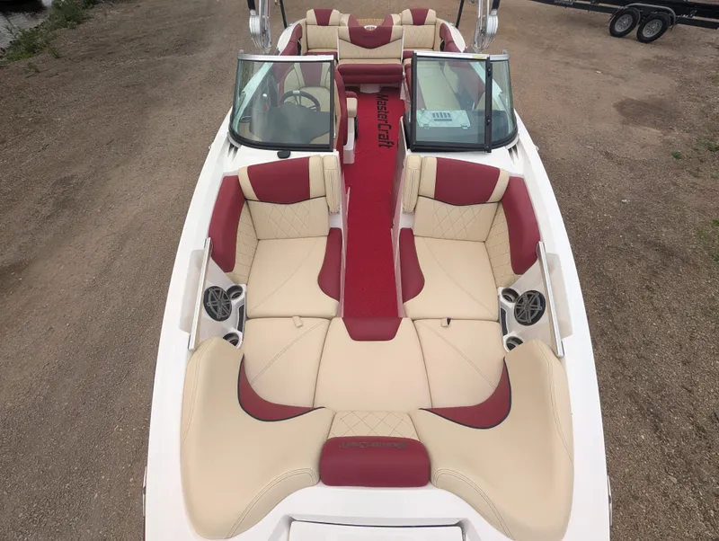 Slide: The Image of MasterCraft X46 2014 - 19