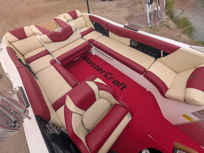 Slide: The Image of MasterCraft X46 2014 - 29