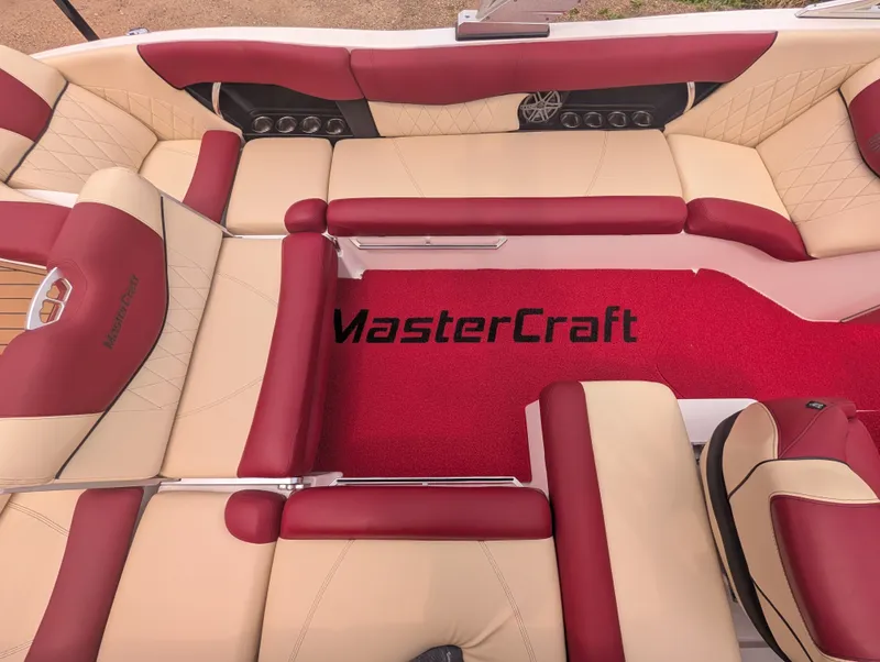 Slide: The Image of MasterCraft X46 2014 - 25