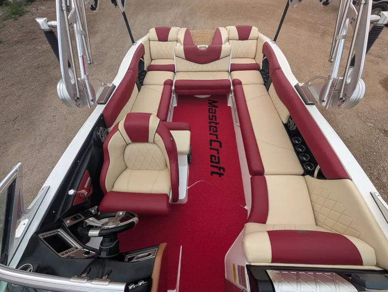 Slide: The Image of MasterCraft X46 2014 - 17