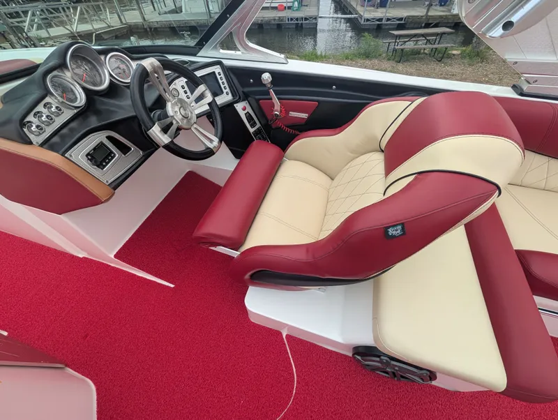 Slide: The Image of MasterCraft X46 2014 - 26
