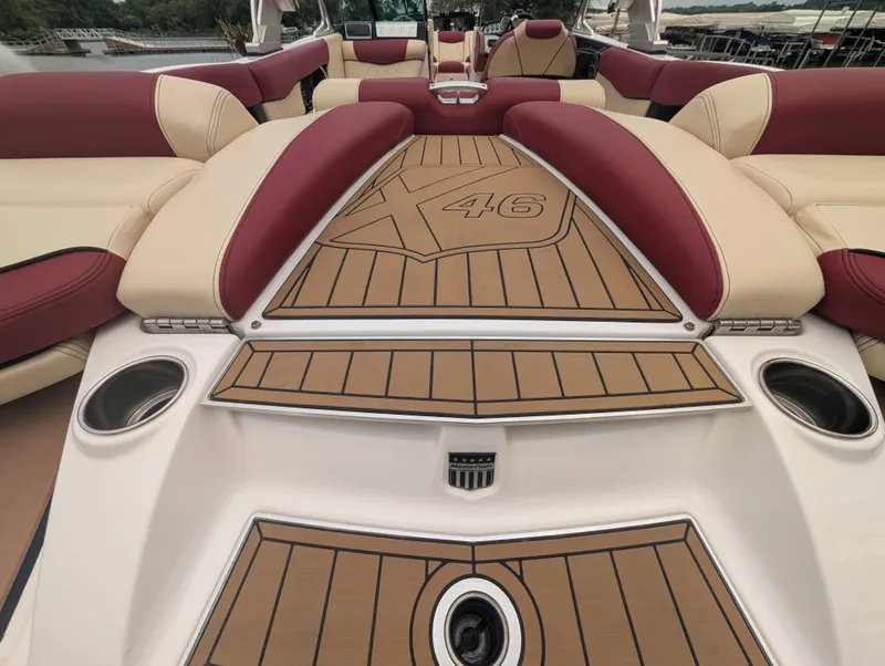 Slide: The Image of MasterCraft X46 2014 - 14