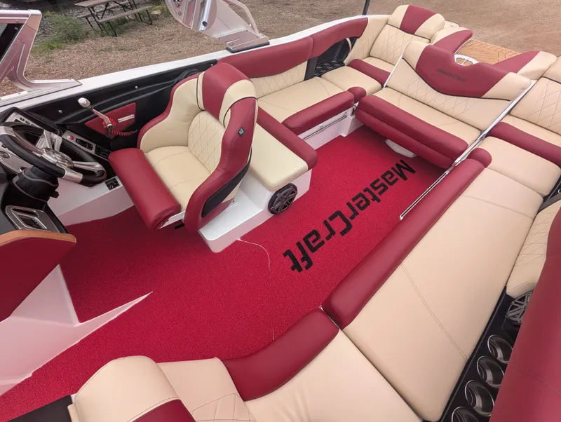 Slide: The Image of MasterCraft X46 2014 - 24