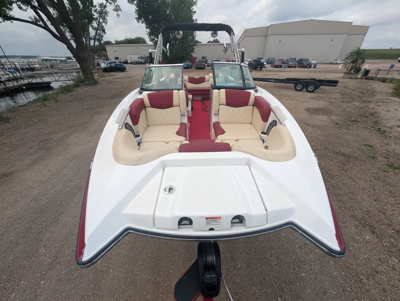 Slide: The Image of MasterCraft X46 2014 - 2