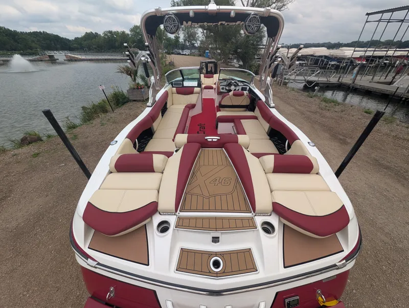 Slide: The Image of MasterCraft X46 2014 - 16