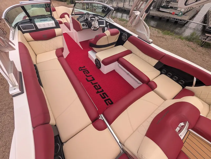 Slide: The Image of MasterCraft X46 2014 - 31