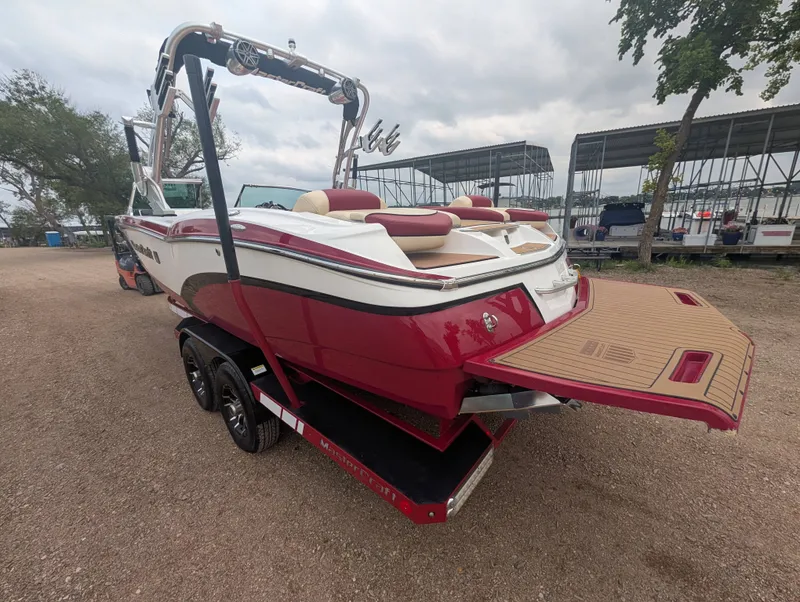 Slide: The Image of MasterCraft X46 2014 - 6