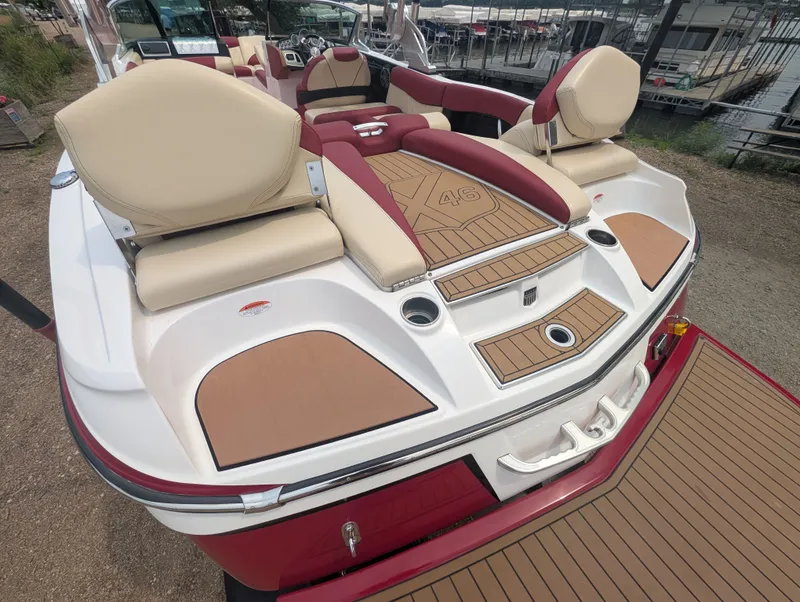 Slide: The Image of MasterCraft X46 2014 - 8