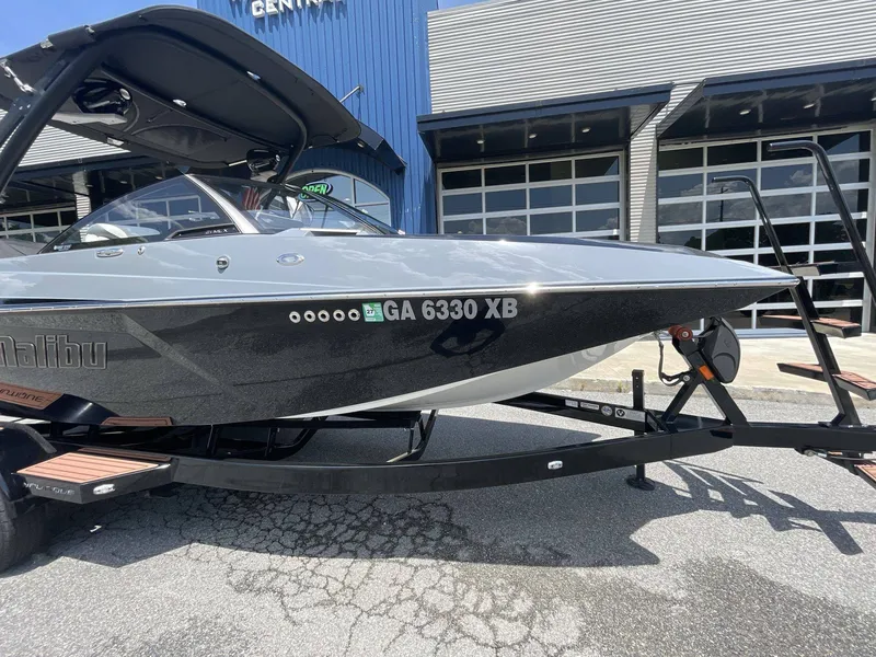 Slide: The Image of Malibu Wakesetter 21 MLX 2019 - 14