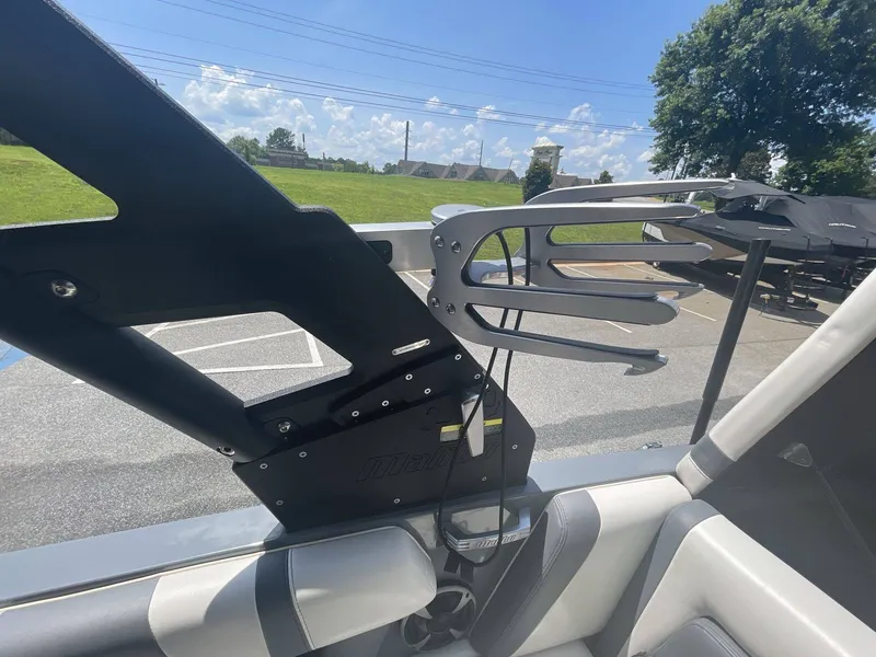 Slide: The Image of Malibu Wakesetter 21 MLX 2019 - 12