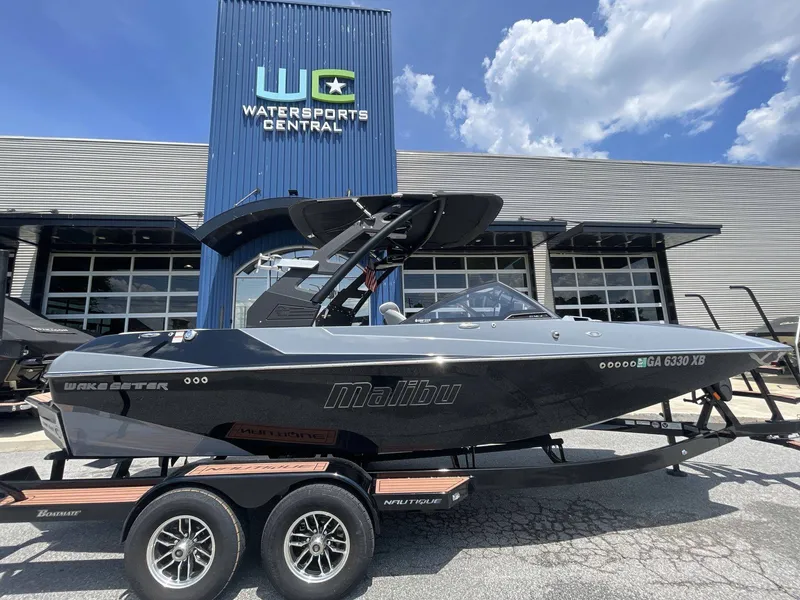 Slide: The Image of Malibu Wakesetter 21 MLX 2019 - 2