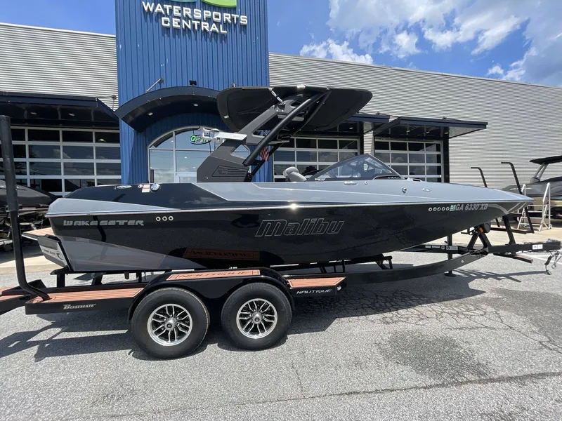 Slide: The Image of Malibu Wakesetter 21 MLX 2019 - 22