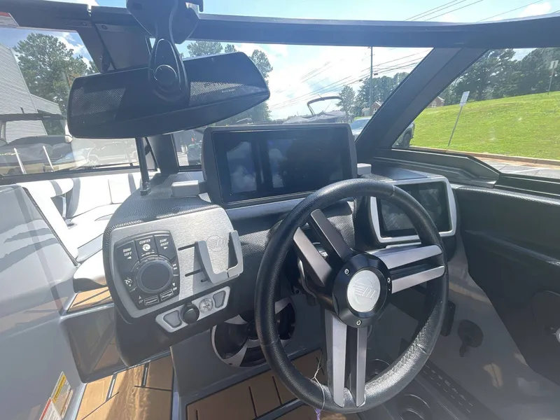 Slide: The Image of Malibu Wakesetter 21 MLX 2019 - 21