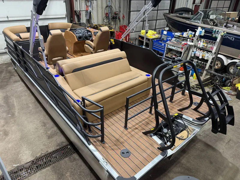 Slide: The Image of Bentley Pontoons Legacy 223 Swingback Tritoon & Honda 4-Stroke EFI 2026 - 46
