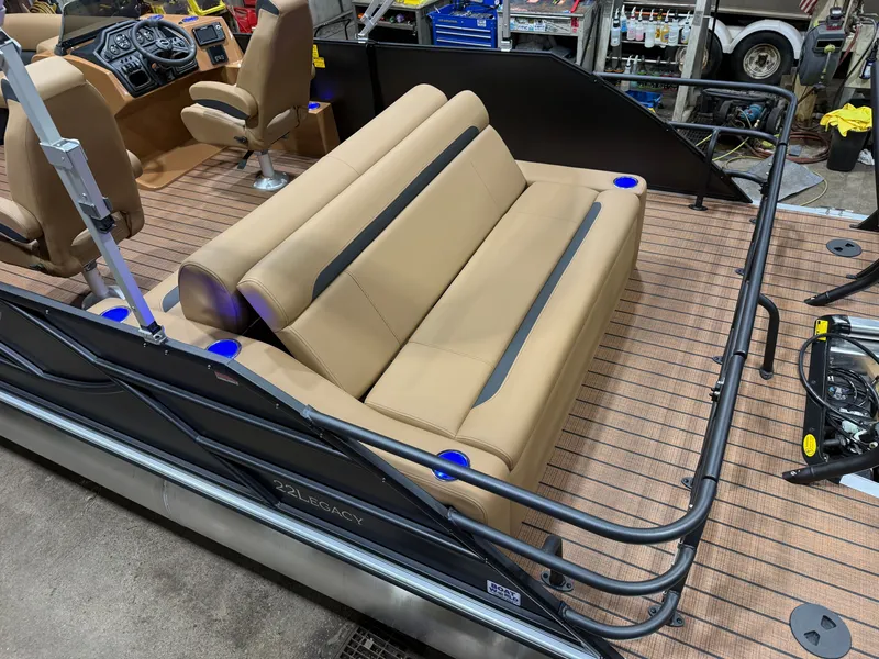 Slide: The Image of Bentley Pontoons Legacy 223 Swingback Tritoon & Honda 4-Stroke EFI 2026 - 4