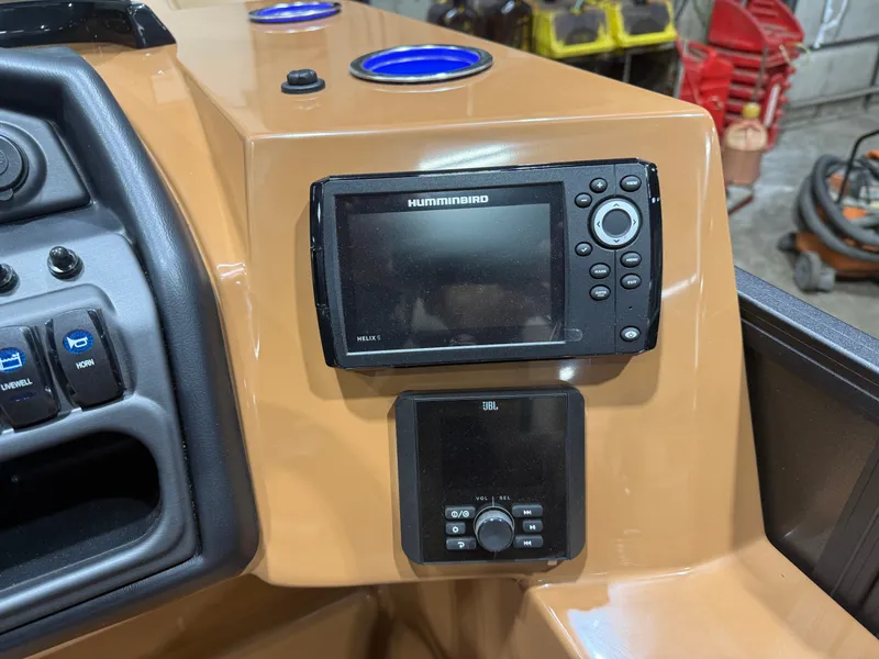 Slide: The Image of Bentley Pontoons Legacy 223 Swingback Tritoon & Honda 4-Stroke EFI 2026 - 14