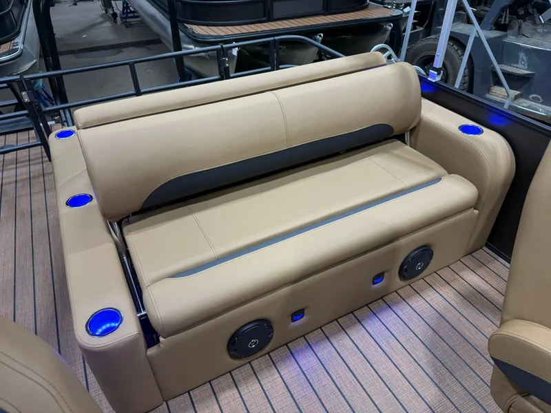Slide: The Image of Bentley Pontoons Legacy 223 Swingback Tritoon & Honda 4-Stroke EFI 2026 - 16