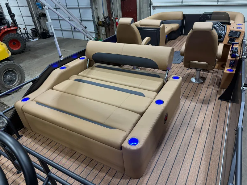 Slide: The Image of Bentley Pontoons Legacy 223 Swingback Tritoon & Honda 4-Stroke EFI 2026 - 22