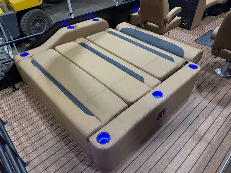 Slide: The Image of Bentley Pontoons Legacy 223 Swingback Tritoon & Honda 4-Stroke EFI 2026 - 18