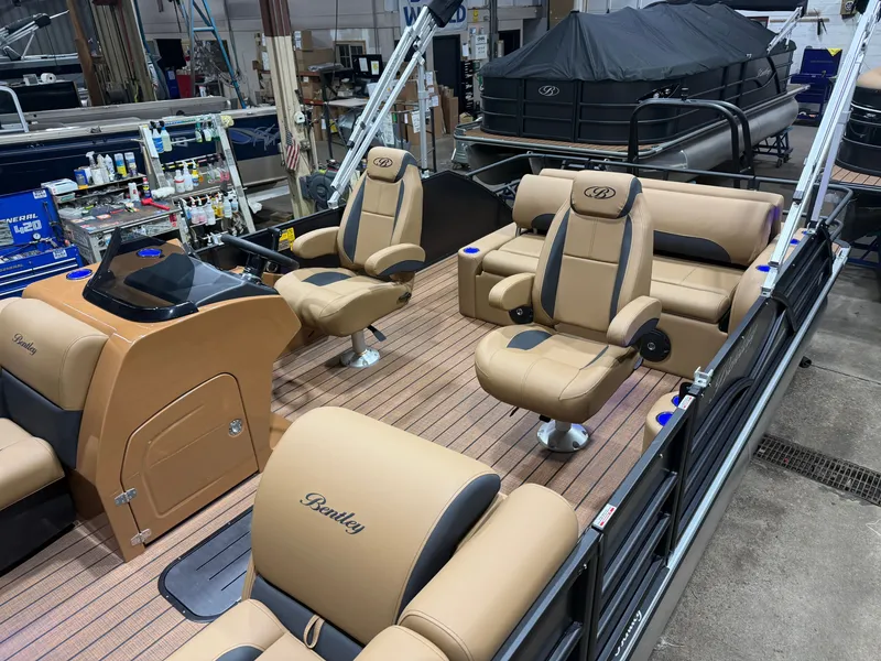 Slide: The Image of Bentley Pontoons Legacy 223 Swingback Tritoon & Honda 4-Stroke EFI 2026 - 3