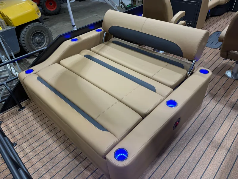Slide: The Image of Bentley Pontoons Legacy 223 Swingback Tritoon & Honda 4-Stroke EFI 2026 - 20
