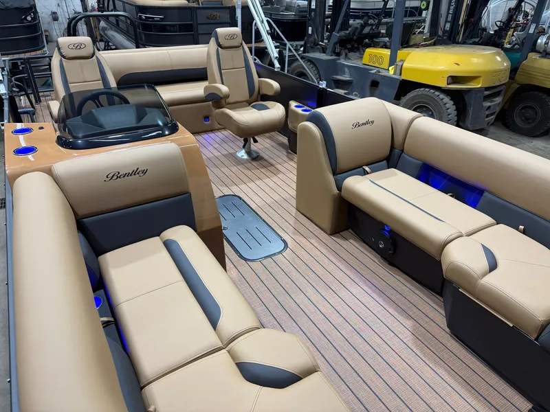 Slide: The Image of Bentley Pontoons Legacy 223 Swingback Tritoon & Honda 4-Stroke EFI 2026 - 32