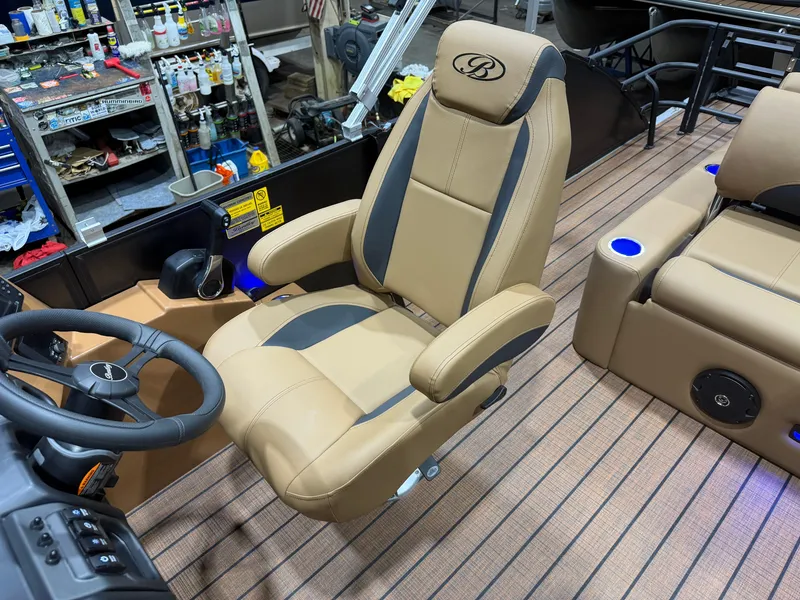 Slide: The Image of Bentley Pontoons Legacy 223 Swingback Tritoon & Honda 4-Stroke EFI 2026 - 11