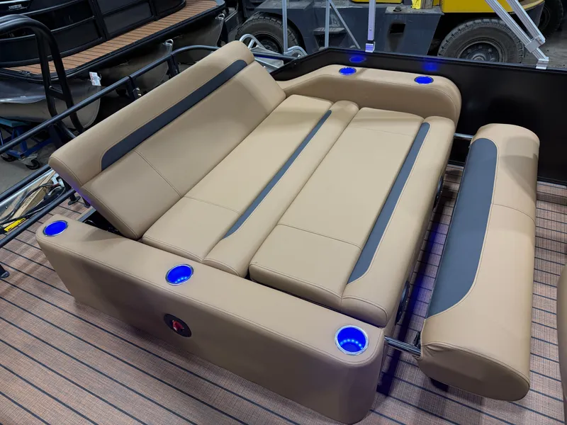 Slide: The Image of Bentley Pontoons Legacy 223 Swingback Tritoon & Honda 4-Stroke EFI 2026 - 19