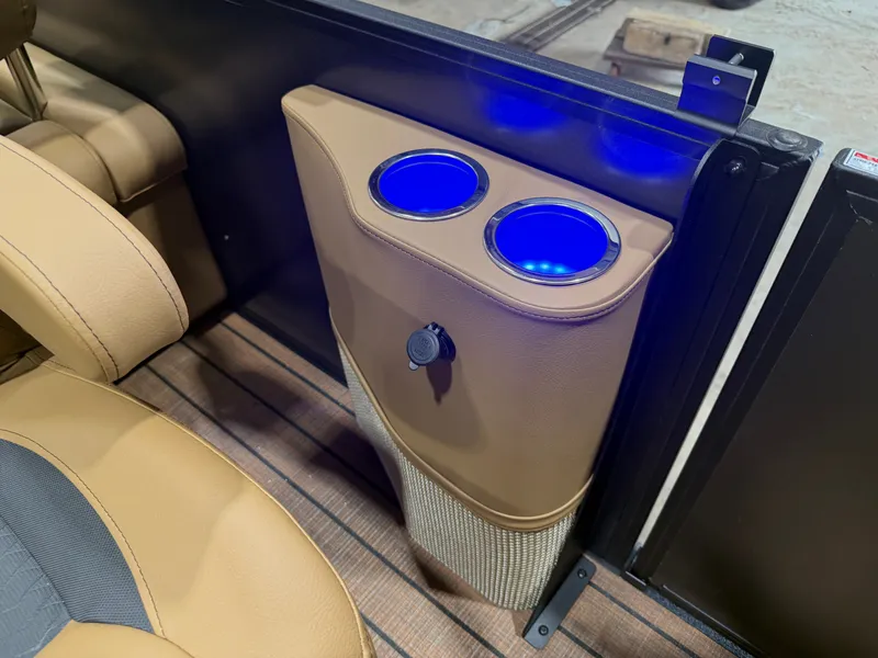 Slide: The Image of Bentley Pontoons Elite 223 Quad Swingback Tritoon 2026 - 30