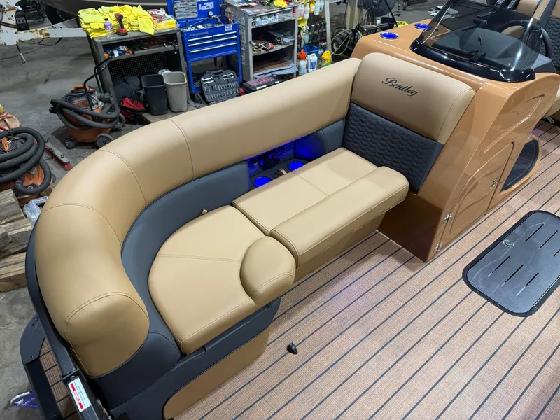 Slide: The Image of Bentley Pontoons Elite 223 Quad Swingback Tritoon 2026 - 8