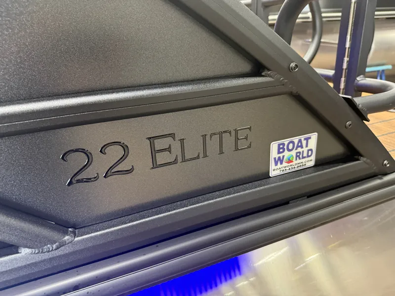 Slide: The Image of Bentley Pontoons Elite 223 Quad Swingback Tritoon 2026 - 46