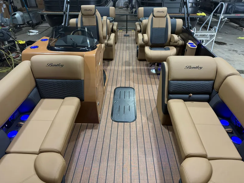 Slide: The Image of Bentley Pontoons Elite 223 Quad Swingback Tritoon 2026 - 7