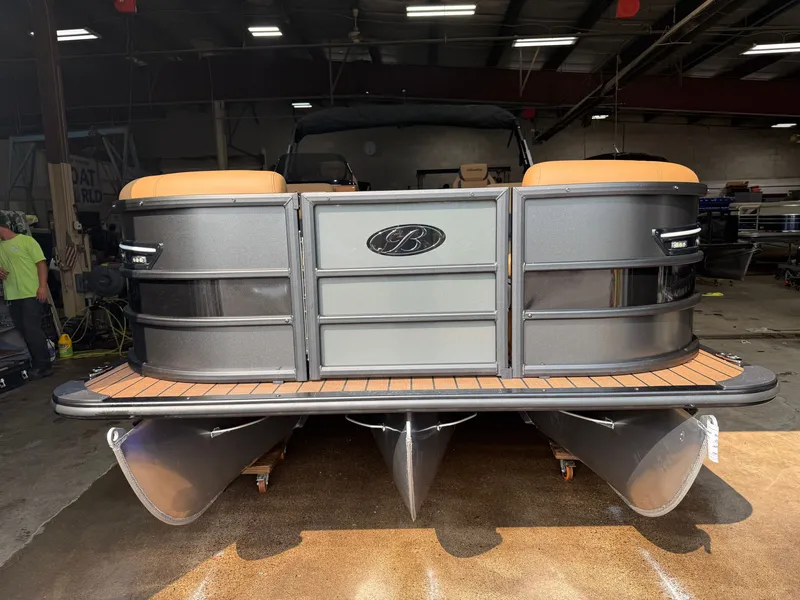 Slide: The Image of Bentley Pontoons Elite 223 Quad Swingback Tritoon 2026 - 40