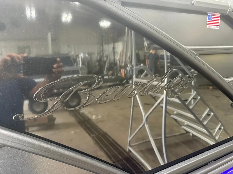 Slide: The Image of Bentley Pontoons Elite 223 Quad Swingback Tritoon 2026 - 45