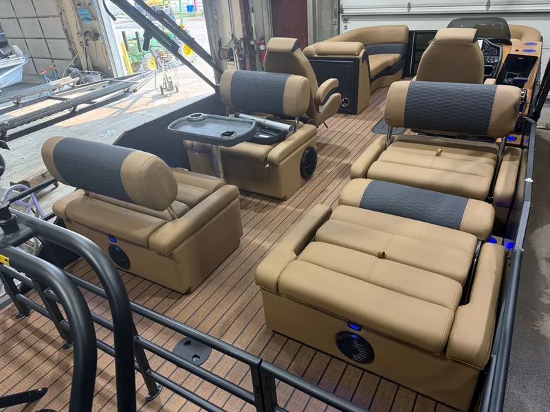 Slide: The Image of Bentley Pontoons Elite 223 Quad Swingback Tritoon 2026 - 25