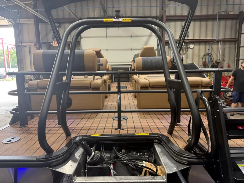 Slide: The Image of Bentley Pontoons Elite 223 Quad Swingback Tritoon 2026 - 49