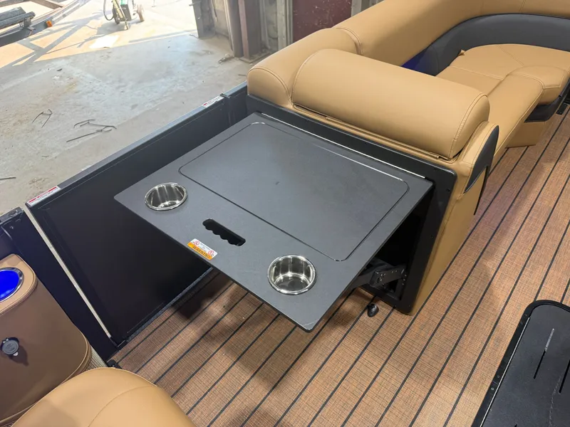 Slide: The Image of Bentley Pontoons Elite 223 Quad Swingback Tritoon 2026 - 32
