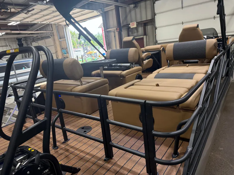 Slide: The Image of Bentley Pontoons Elite 223 Quad Swingback Tritoon 2026 - 53