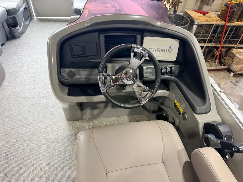 Slide: The Image of Tahoe Cascade 2385 Quad Lounge Tritoon & 200HP Honda 4Stroke 2022 - 20