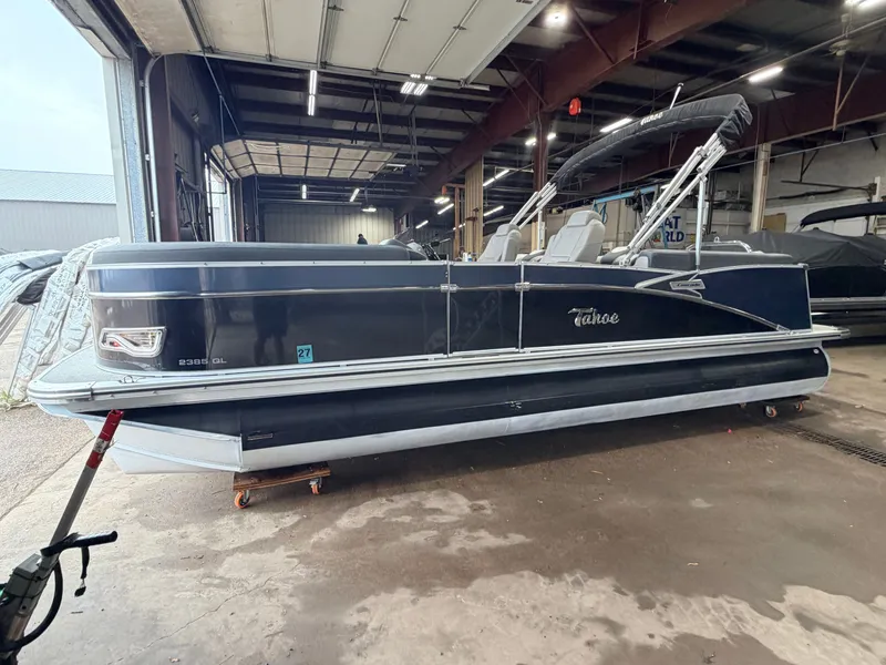 Slide: The Image of Tahoe Cascade 2385 Quad Lounge Tritoon & 200HP Honda 4Stroke 2022 - 47