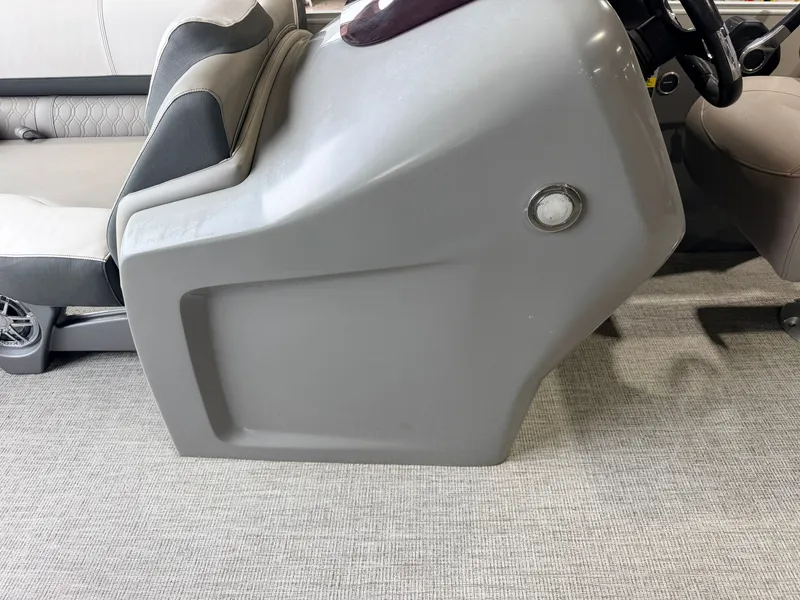 Slide: The Image of Tahoe Cascade 2385 Quad Lounge Tritoon & 200HP Honda 4Stroke 2022 - 18