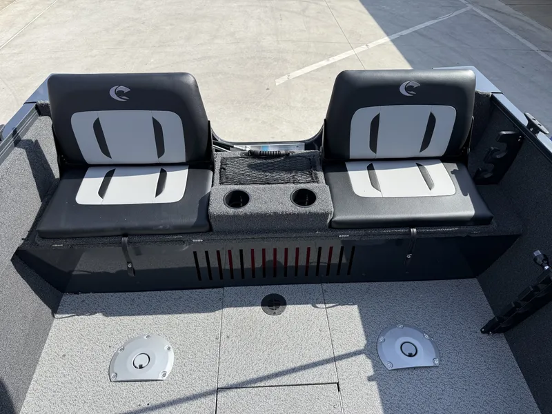 Slide: The Image of Crestliner 1650 Kodiak WT w/ 60HP Mercury! 2027 - 9