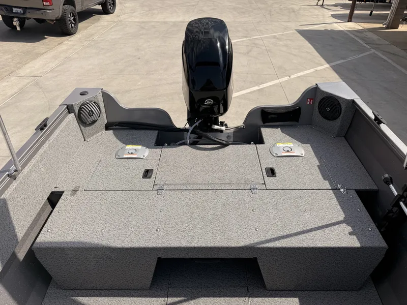 Slide: The Image of Crestliner 1650 Kodiak WT w/ 60HP Mercury! 2027 - 15