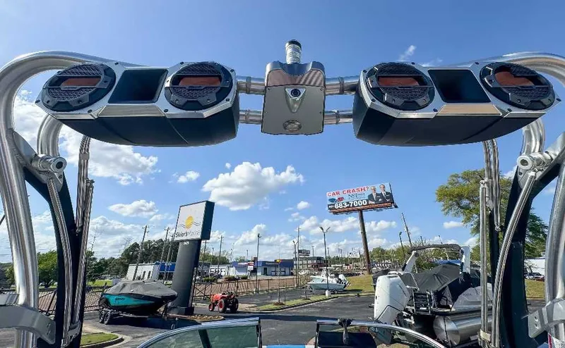 Slide: The Image of MasterCraft X24 2019 - 20