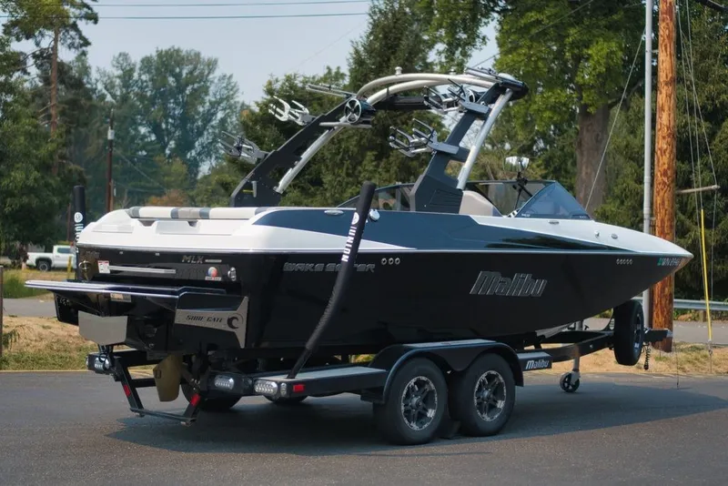 Slide: The Image of Malibu Wakesetter 21 MLX 2018 - 5