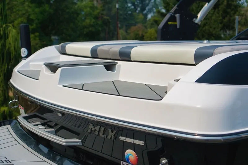 Slide: The Image of Malibu Wakesetter 21 MLX 2018 - 8